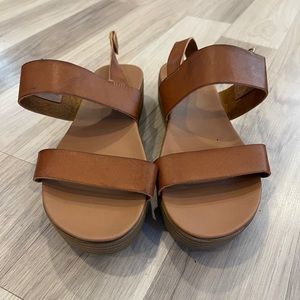 Cognac platform sandals